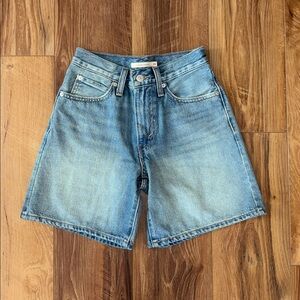 Levi’s Womens style “‘94 Baggy Shorts” size 24 Baggy Denim Shorts